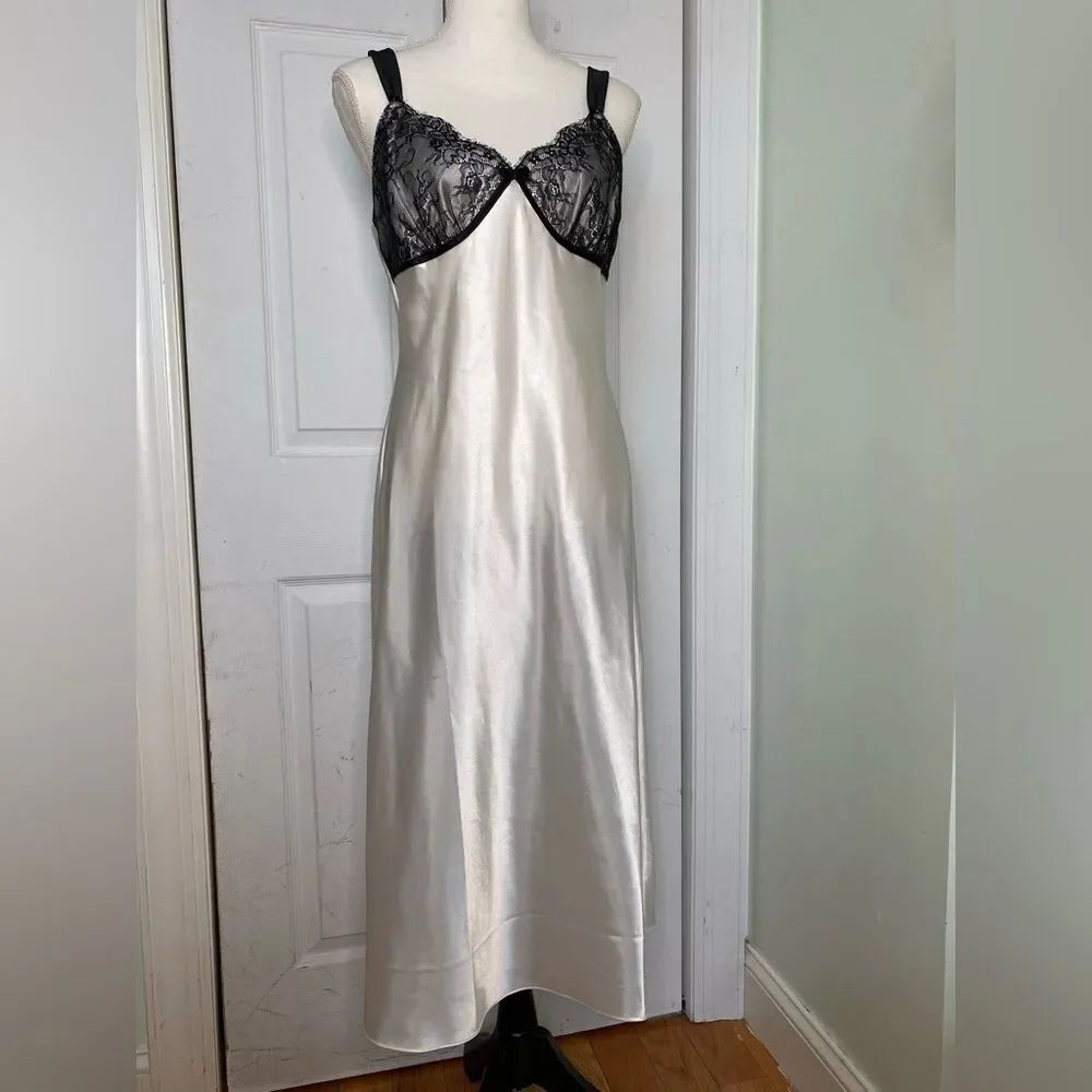 90s Vintage Morgan Taylor Intimates Lace Nightgown and Slip Sz Medium